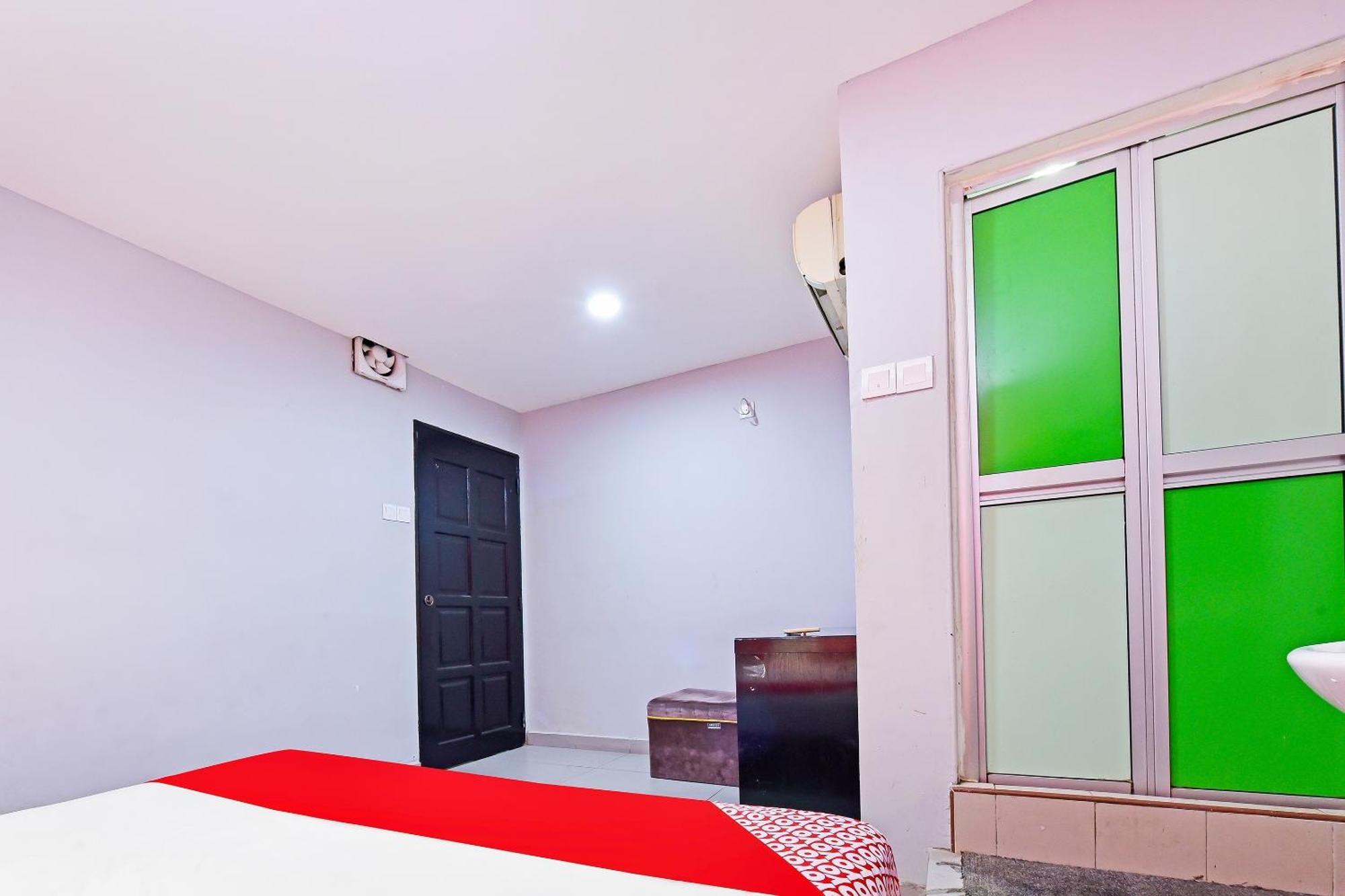 Oyo 90138 Hotel Elwarda Klcity Kuala Lumpur Exterior photo